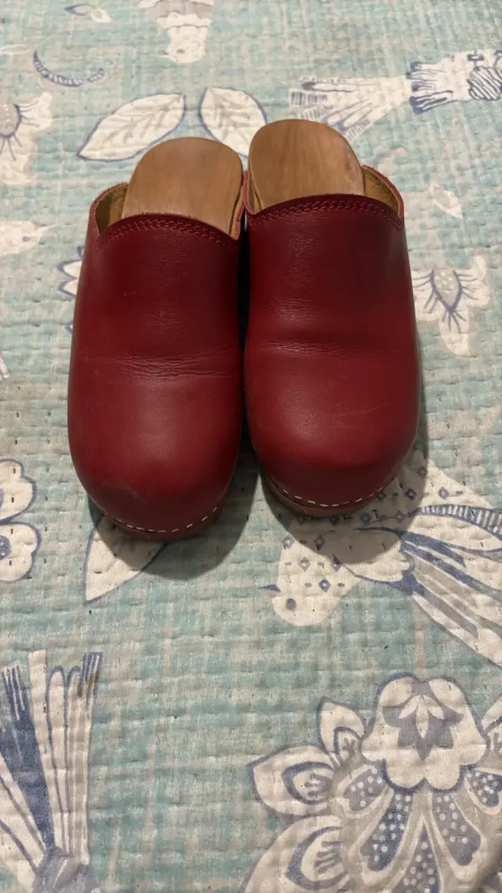 Zuecos de cuero rojo para mujer - 1