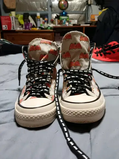 Zapatillas Converse Batman edición especia - miniatura 1