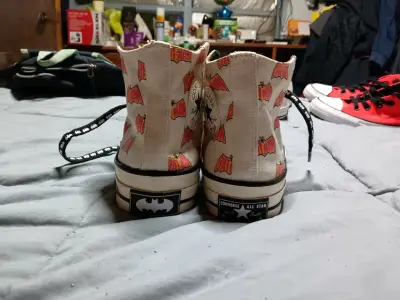 Zapatillas Converse Batman edición especia - miniatura 4