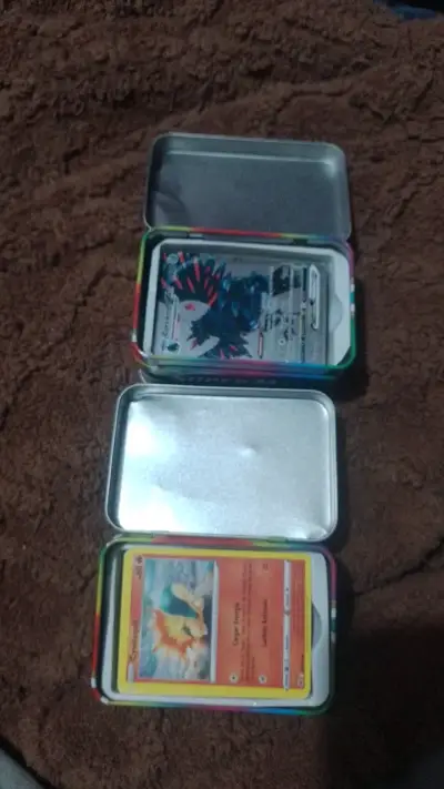 Latas Pokémon Super-Max Lost Origin con Cartas - miniatura 2
