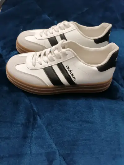 Zapatillas N 39 deportivas blancas con negro - miniatura 1