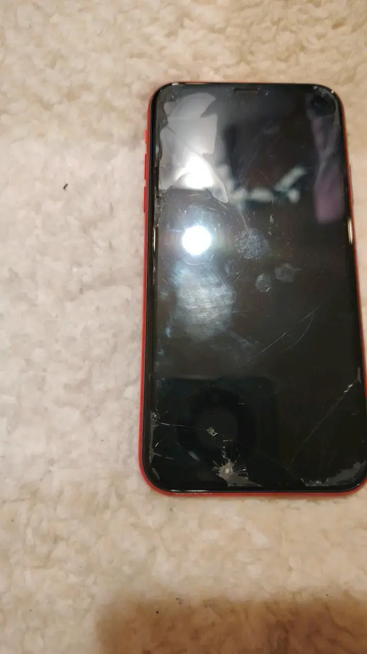 iPhone XR rojo - 2