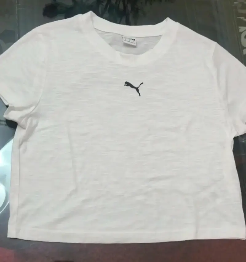 Polera blanca Puma para mujer