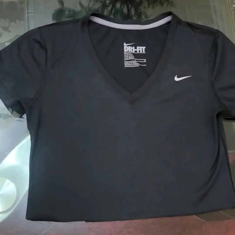 Polera Nike Dri-Fit Negra para Mujer