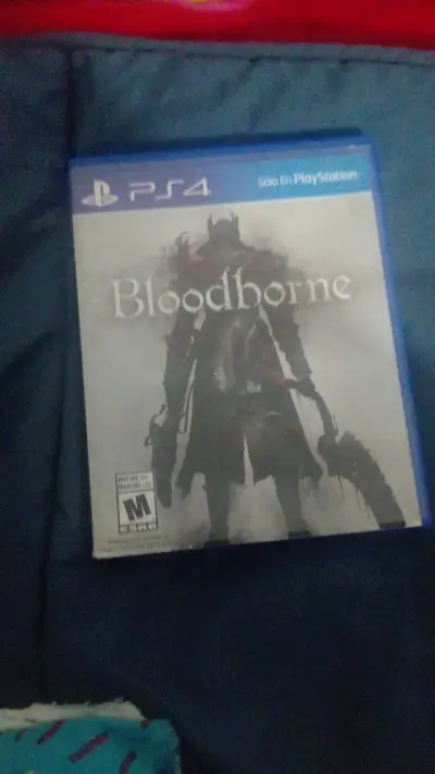Juego Bloodborne para PS4/PS5 en buen estado - miniatura 1