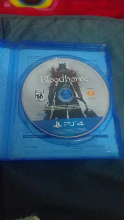 Juego Bloodborne para PS4/PS5 en buen estado - miniatura 2