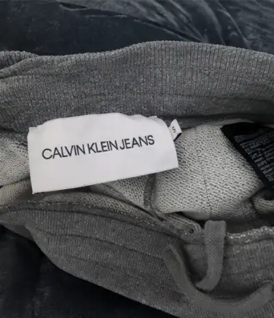 Pantalones deportivos grises Calvin Klein Jeans - miniatura 2