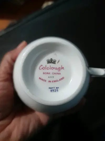 Taza de té de porcelana Colclough con diseño floral - miniatura 3