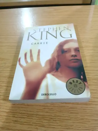 Libro 'Carrie' de Stephen King en español - miniatura 1