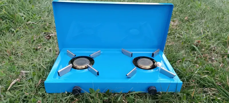 Cocina portátil de gas azul con dos quemadores - 2