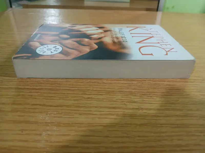 Libro 'Maleficio' de Stephen King en edición de bolsillo - 5