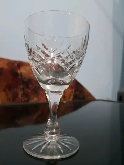 Copa de Cristal Tallada Elegante - miniatura 1