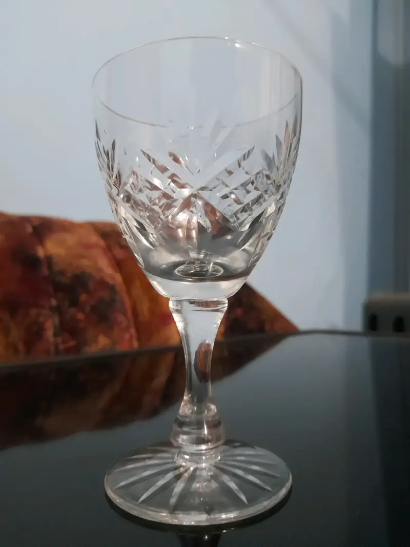 Copa de Cristal Tallada Elegante - 2