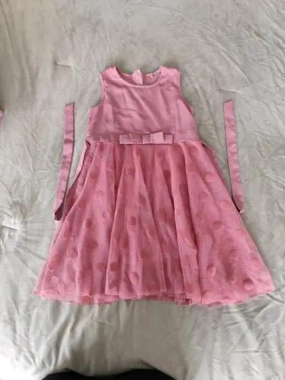 Vestido de niña rosa con lazo y tul - miniatura 1