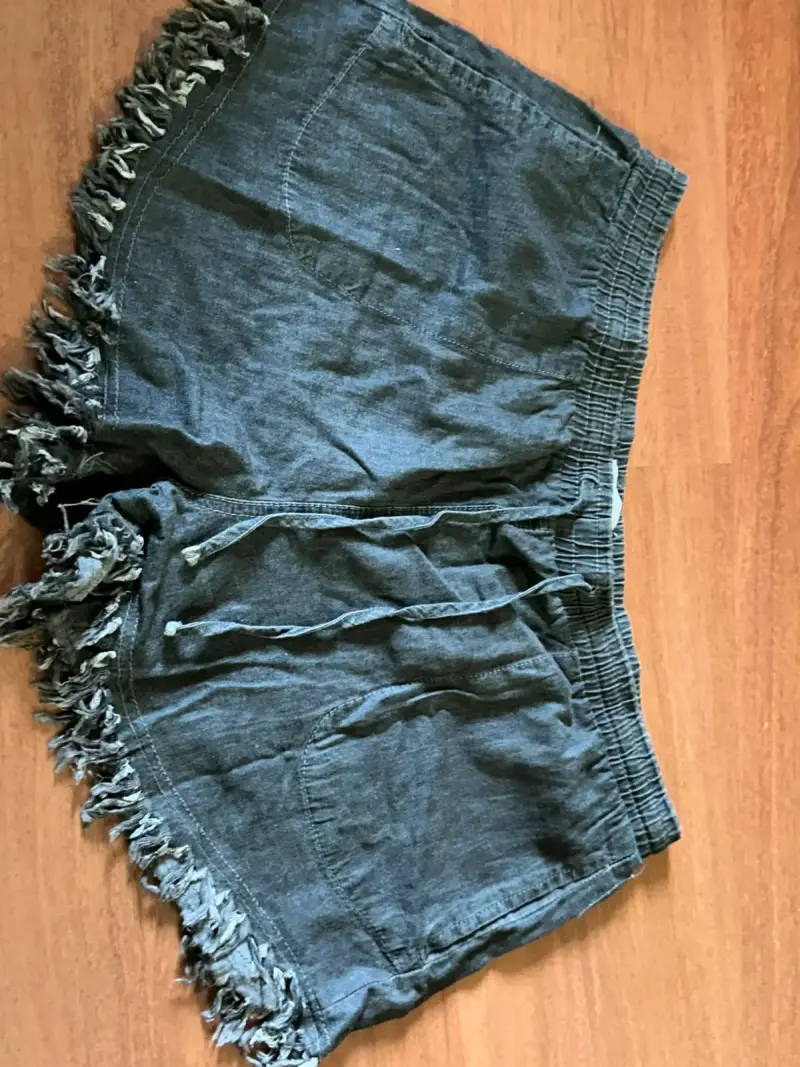 Shorts de mezclilla con flecos Icono talla L - 1