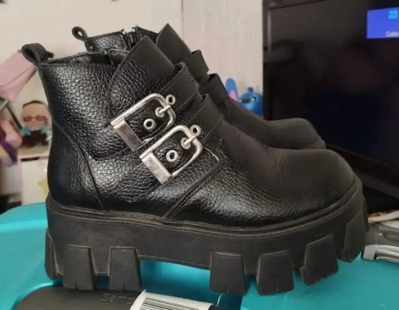 Botines negrosde cuero marca mandala - 3