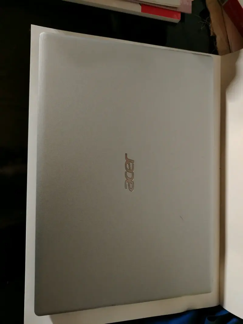 Laptop Acer Aspire 3 con AMD Ryzen y Radeon - 2