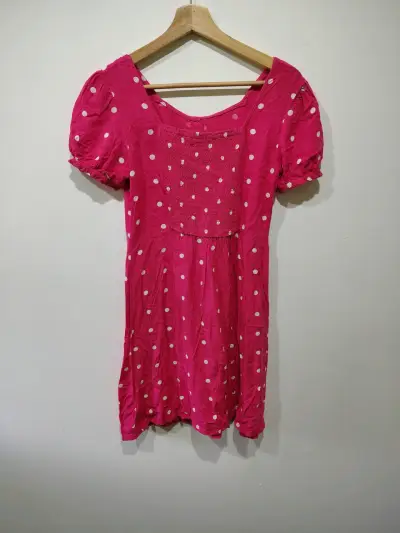 Vestido rosa con lunares blancos - miniatura 2