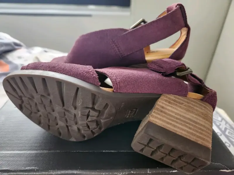 Sandalias moradas CAT - 4
