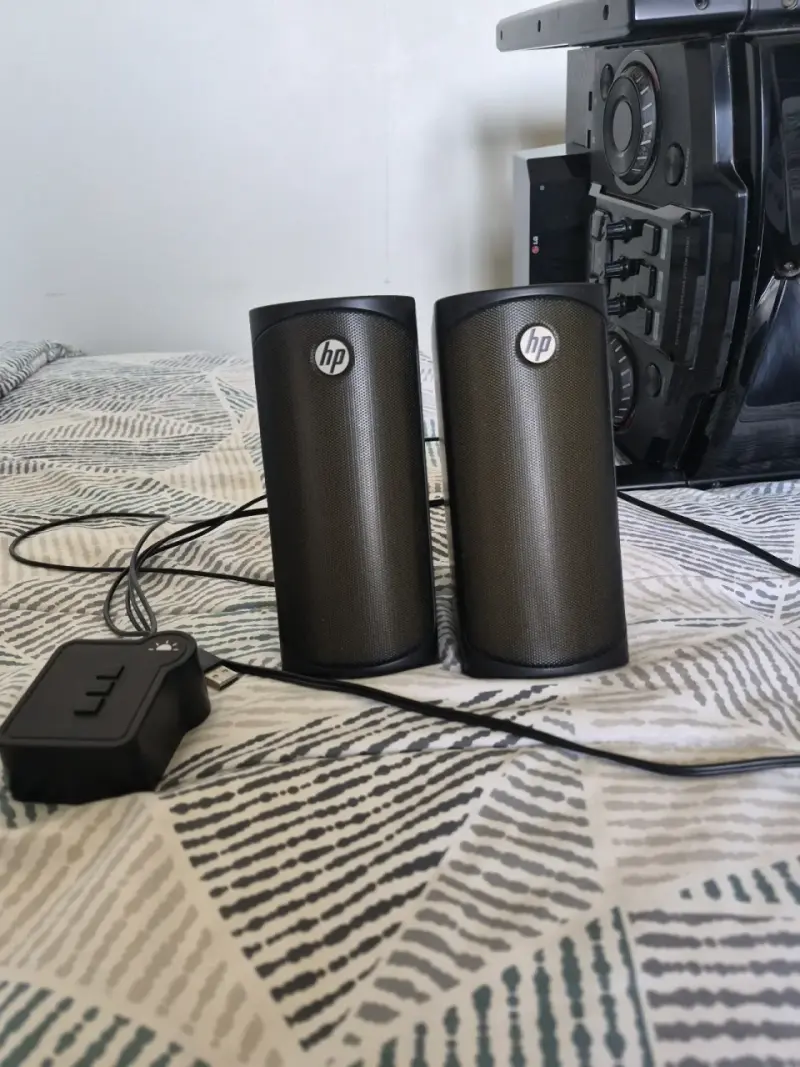 Parlantes Bluetooth RGB HP Dhe-6004 - 2