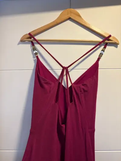 Vestido largo magenta con abertura lateral - miniatura 3