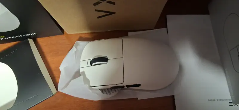 Mouse inalámbrico blanco VXE - 1