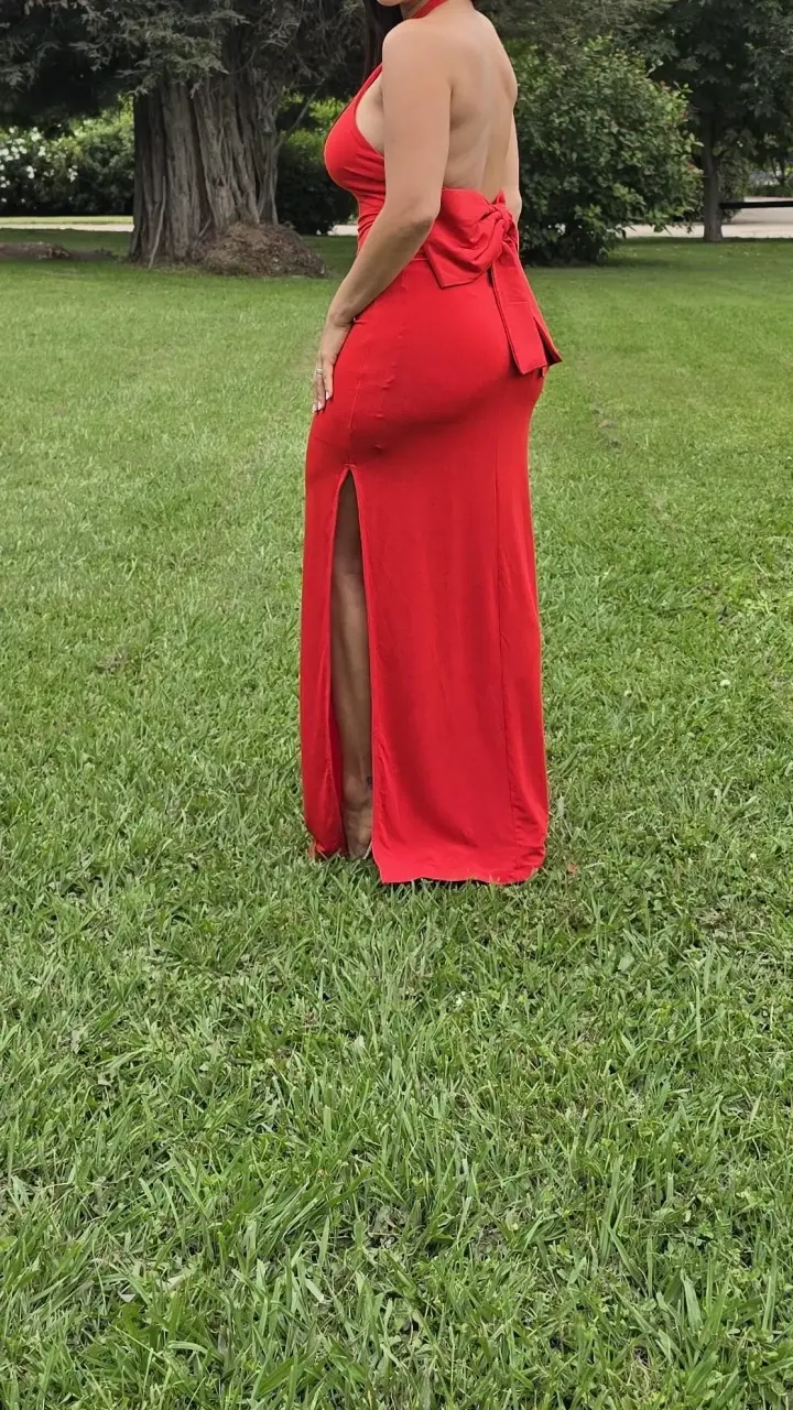Vestido largo rojo con abertura lateral y espalda - 1