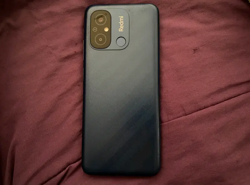 Celular Redmi 12c con Carcasas - 1