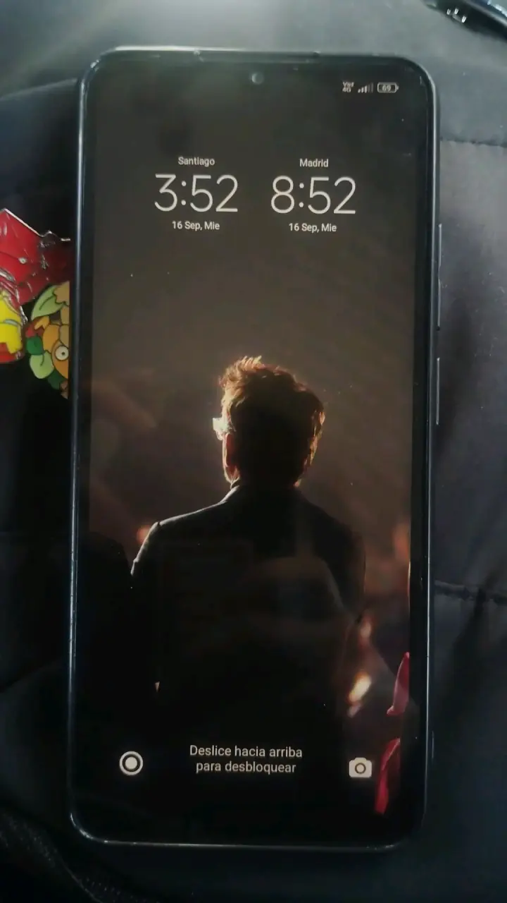 Celular Redmi 12c con Carcasas - 4