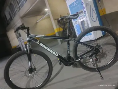 Bicicleta de montaña Begasso negra con suspensión - miniatura 1