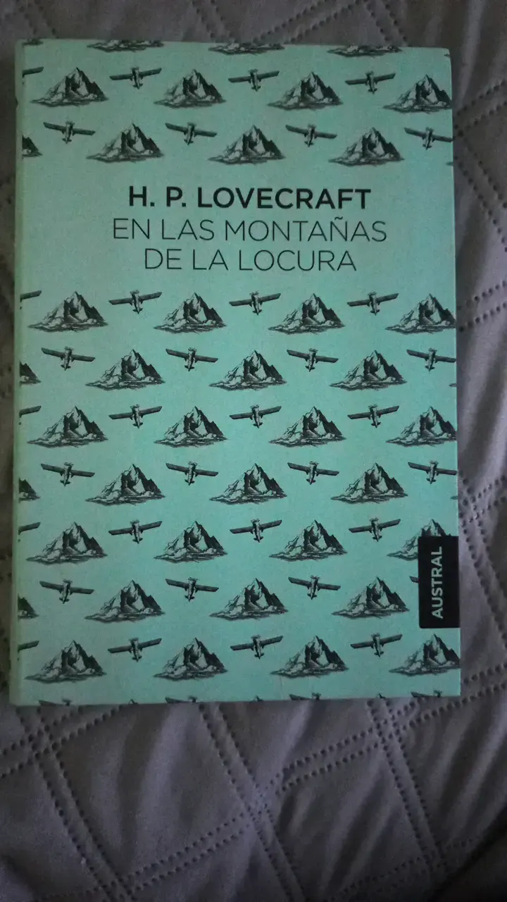 Libro 'En Las Montañas de la Locura' de H.P. Lovecraft