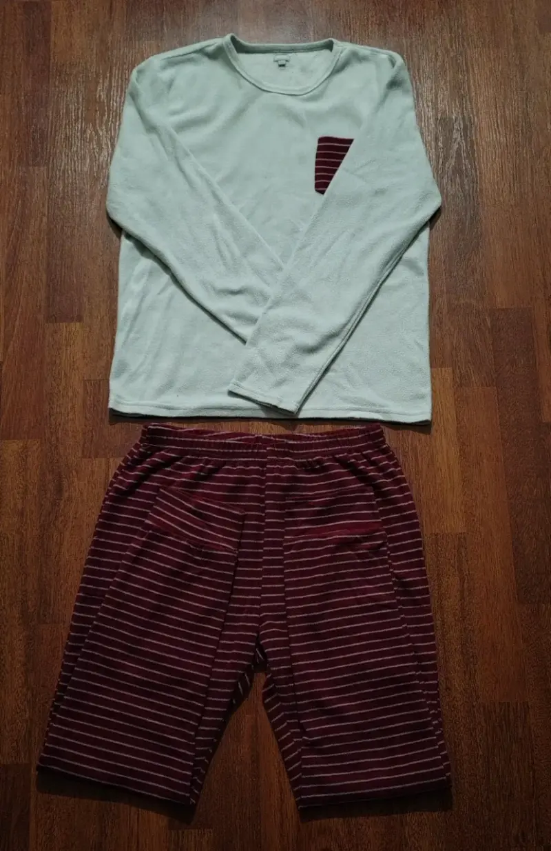Pijama de invierno para hombre con diseño a rayas