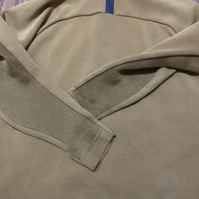 Nike Tech Talla L con detalles - 5