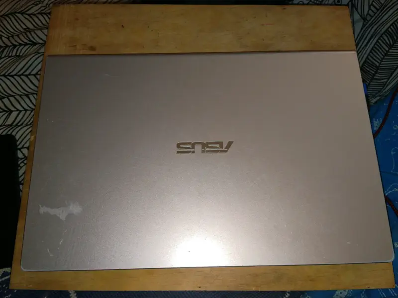Notebook ASUS con pantalla de 15 pulgadas - 3