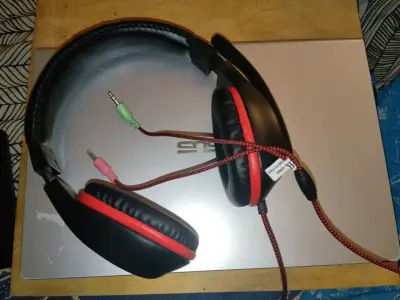 Notebook ASUS con pantalla de 15 pulgadas - miniatura 4
