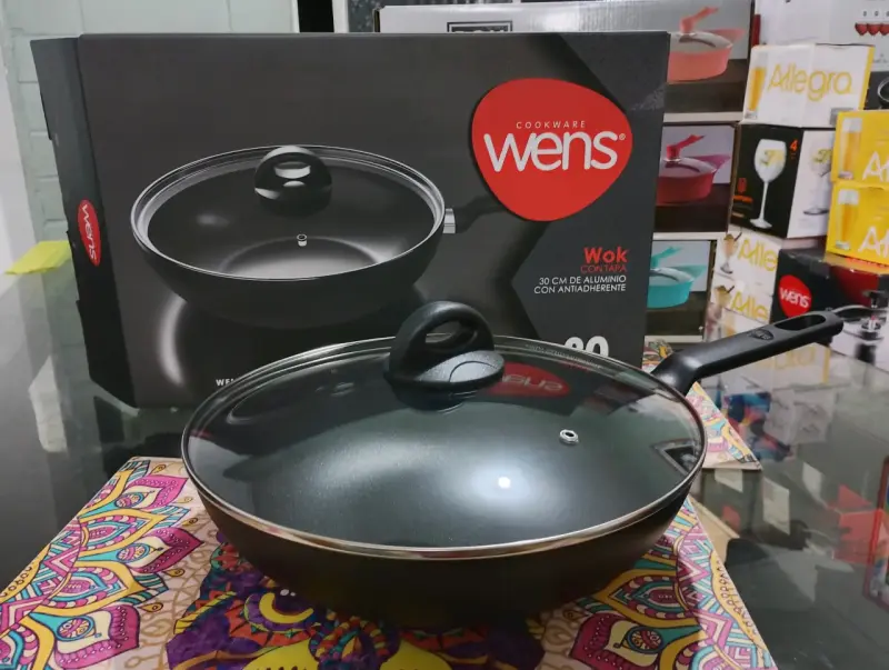Wok de aluminio antiadherente Wens 30 cm con tapa - 1