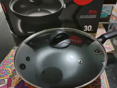 Wok de aluminio antiadherente Wens 30 cm con tapa - miniatura 2