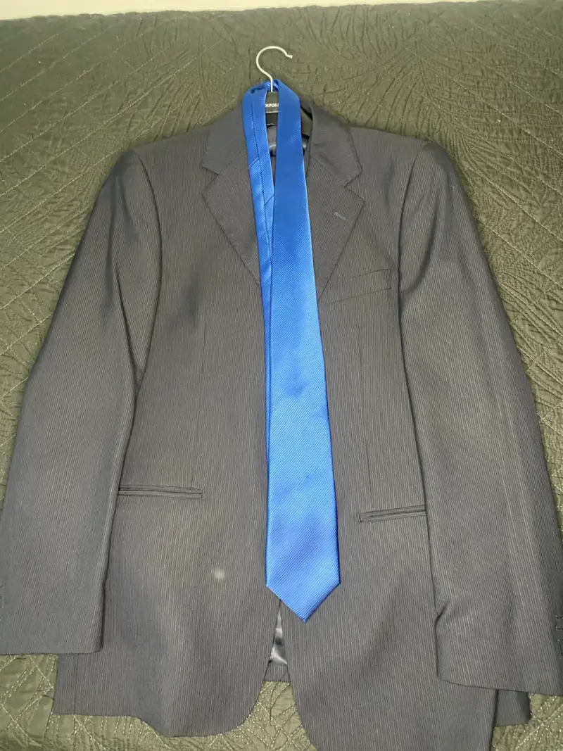 Traje formal gris con corbata un solo uso talla 46 - 1