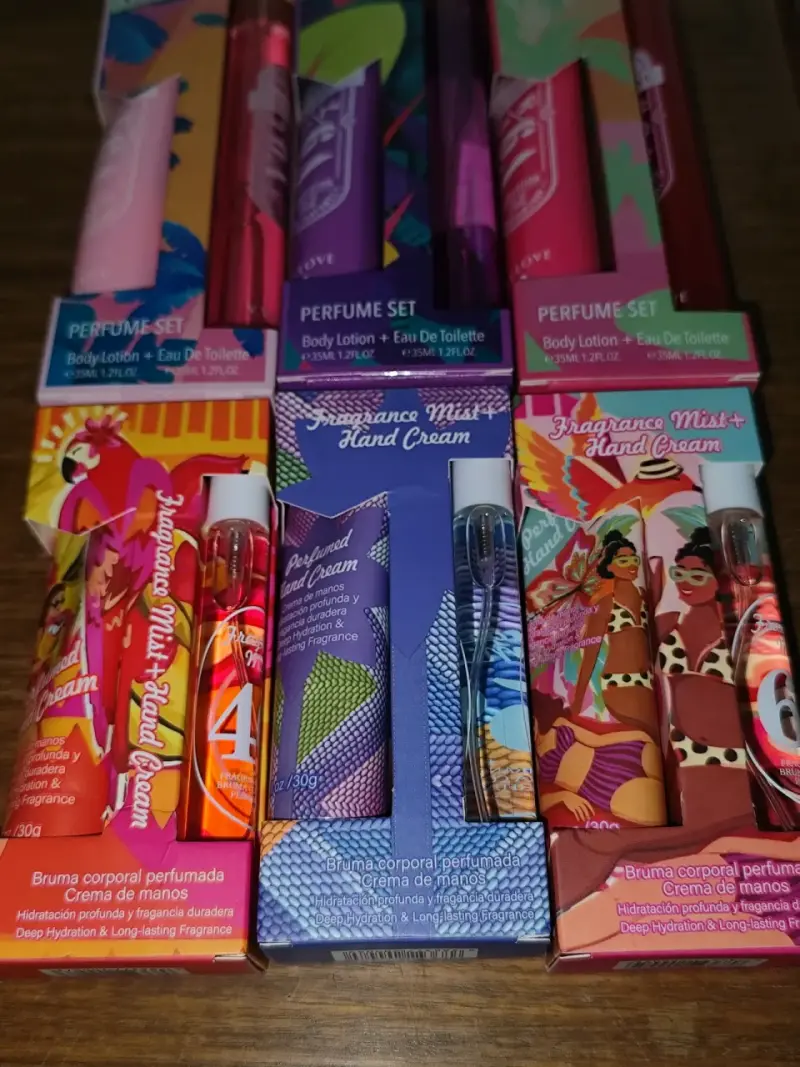 Set de Perfumes y Cremas V.V. Love - 2