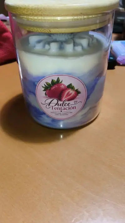 Vela aromática Dulce Tentación con diseño floral - miniatura 1