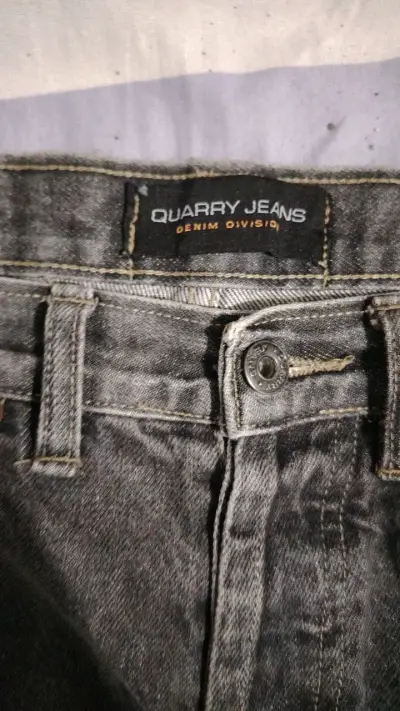 Jeans de mezclilla gris Quarry para hombre - miniatura 3