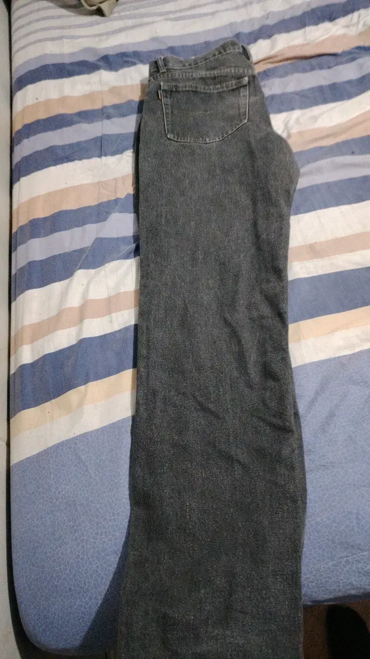 Jeans de mezclilla gris Quarry para hombre - 4
