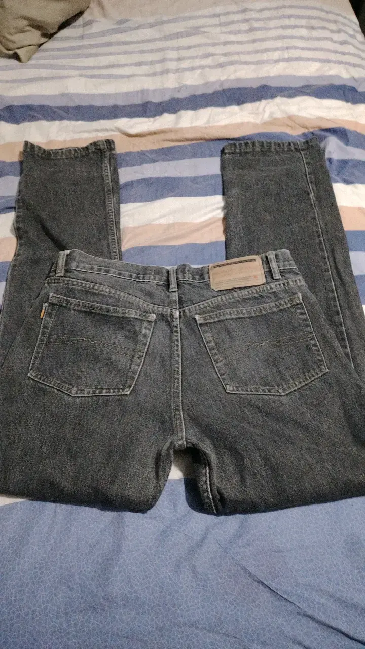 Jeans de mezclilla gris Quarry para hombre - 5