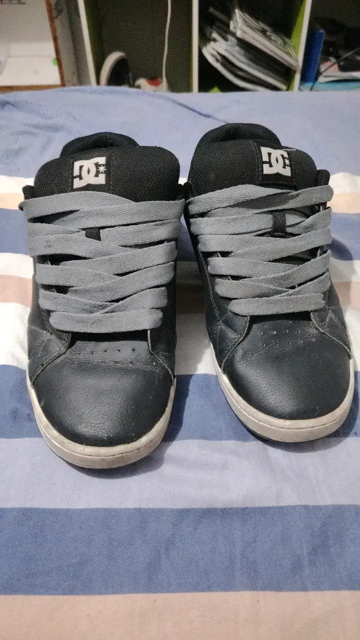 Zapatillas DC negras para hombre - 1