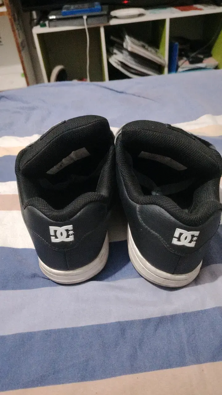 Zapatillas DC negras para hombre - 2