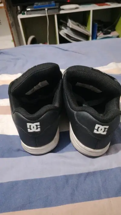 Zapatillas DC negras para hombre - miniatura 2