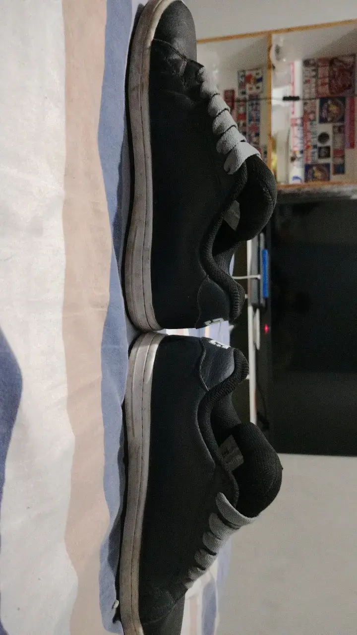Zapatillas DC negras para hombre - 4