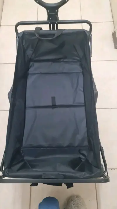 Carro plegable de carga negro con ruedas - miniatura 1