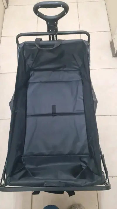 Carro plegable de carga negro con ruedas - miniatura 5