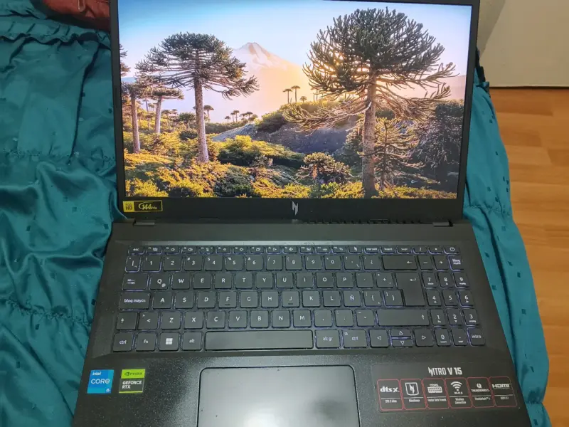 Laptop Acer Nitro V 15 GAMER - 1